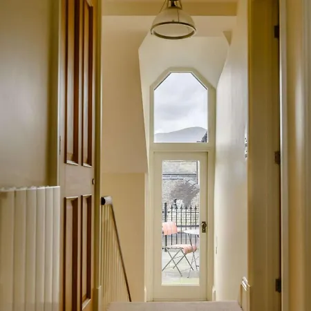 4 Bed In Oc-89258 Vakantiehuis *