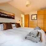 4 Bed In Oc-89258